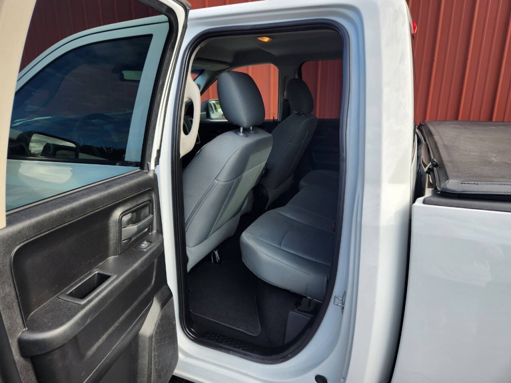 2015 RAM 1500 Image 12