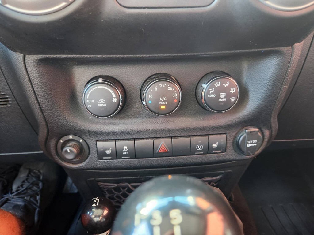 2014 Jeep Wrangler Unlimited Image 21