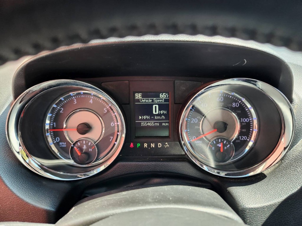 2015 Chrysler Town & Country Image 17