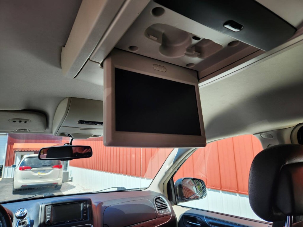 2015 Chrysler Town & Country Image 20