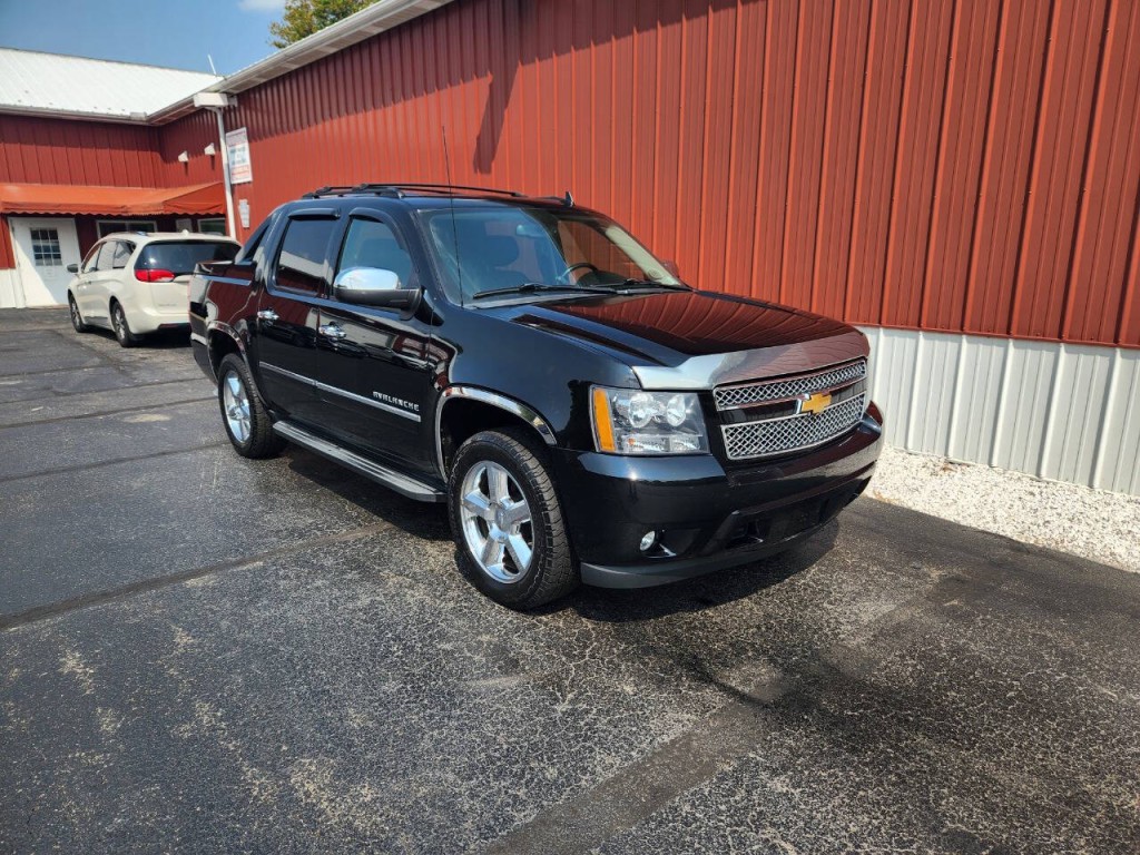 2013 Chevrolet Avalanche Image 9