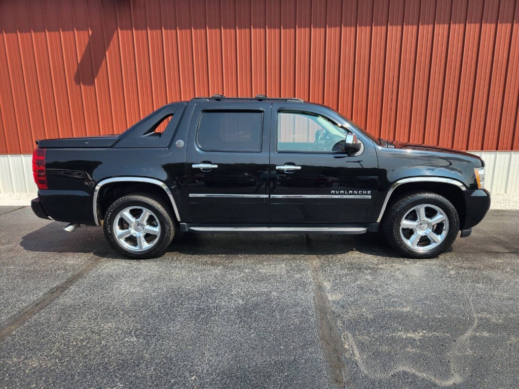 2013 Chevrolet Avalanche Image 10