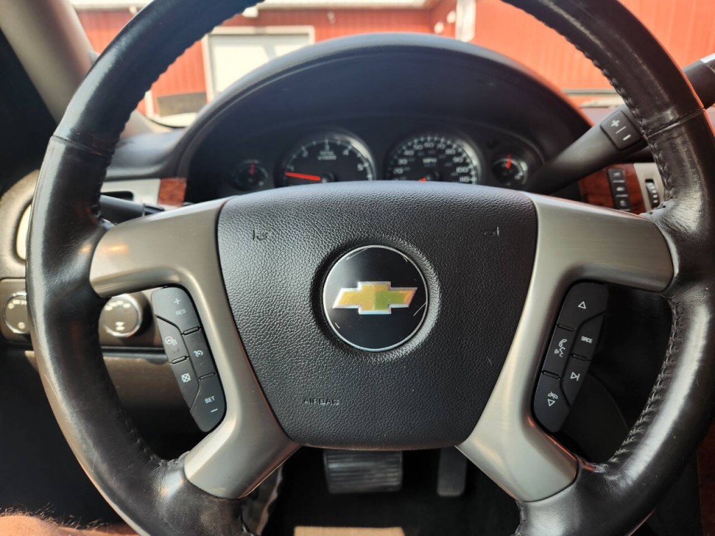 2013 Chevrolet Avalanche Image 28