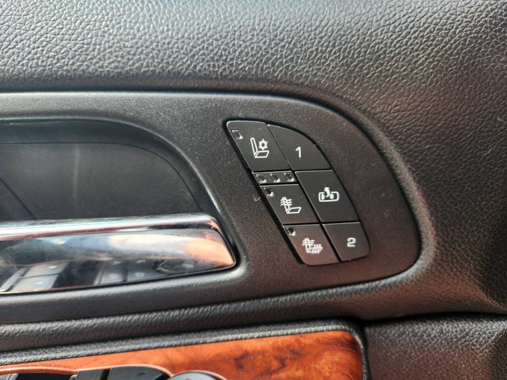 2013 Chevrolet Avalanche Image 30