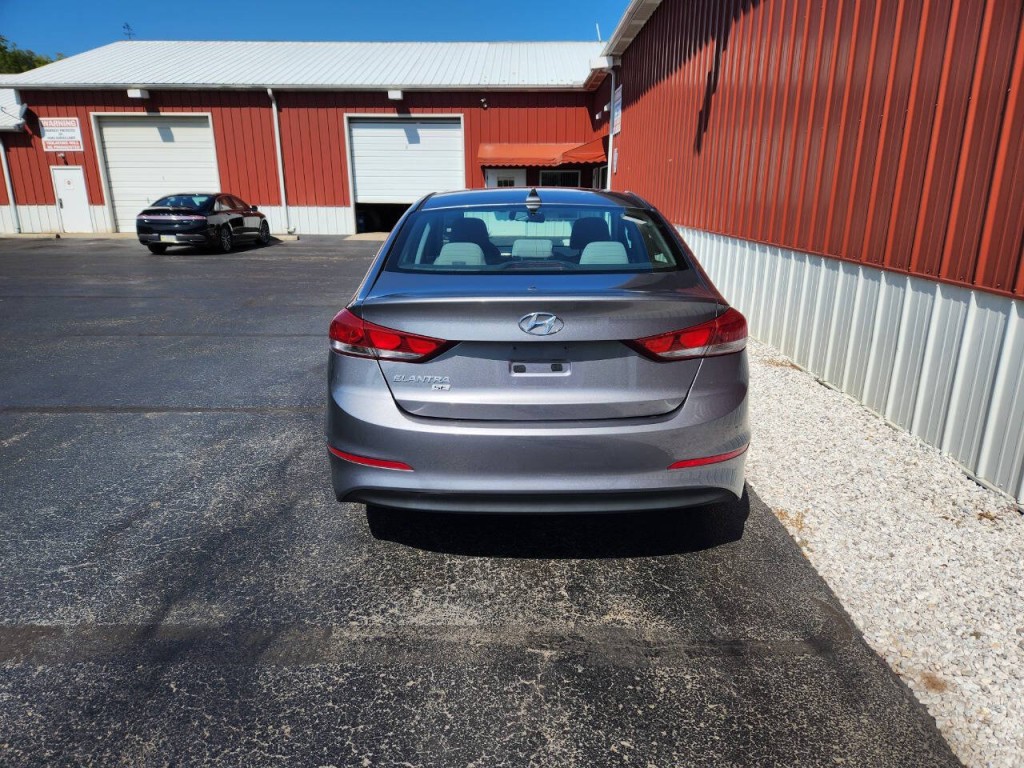 2017 Hyundai Elantra Image 4