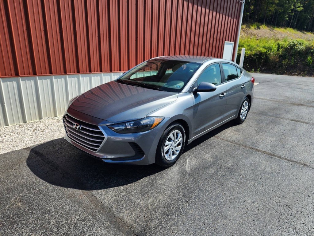 2017 Hyundai Elantra Image 5