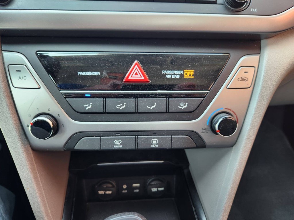 2017 Hyundai Elantra Image 13