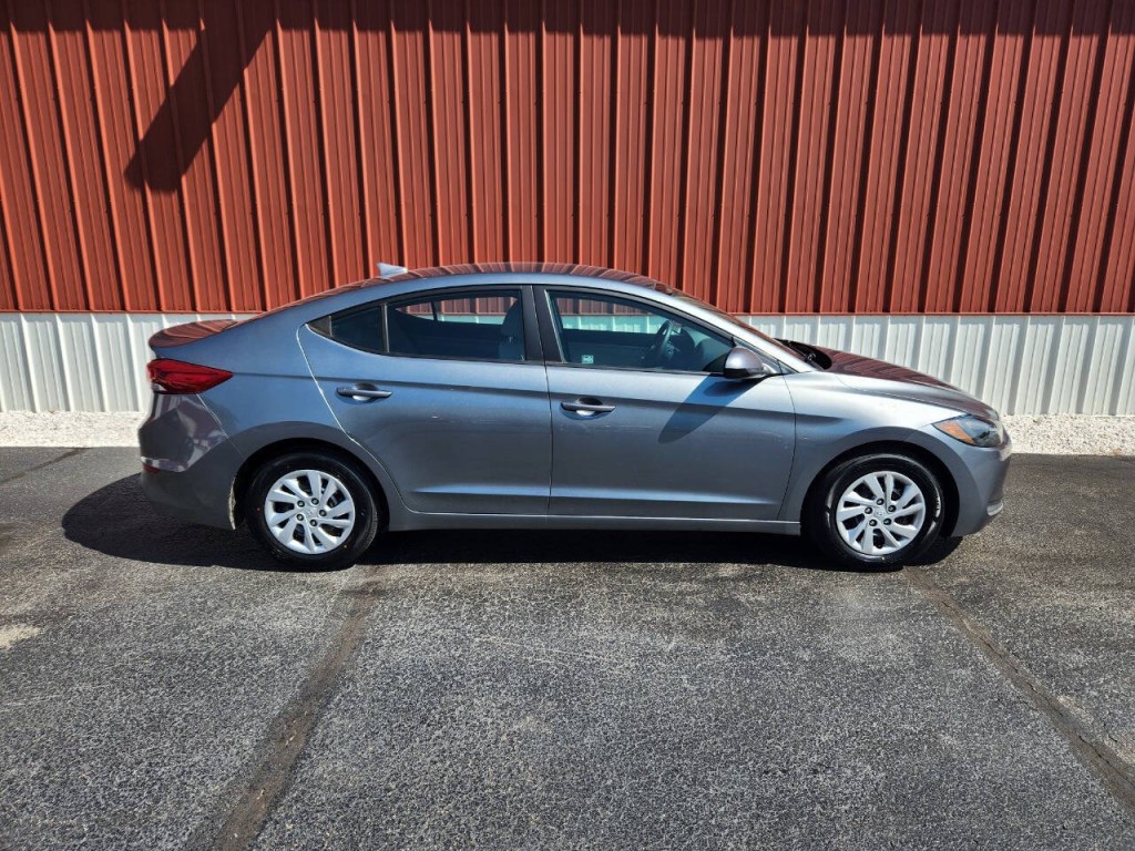 2017 Hyundai Elantra Image 15