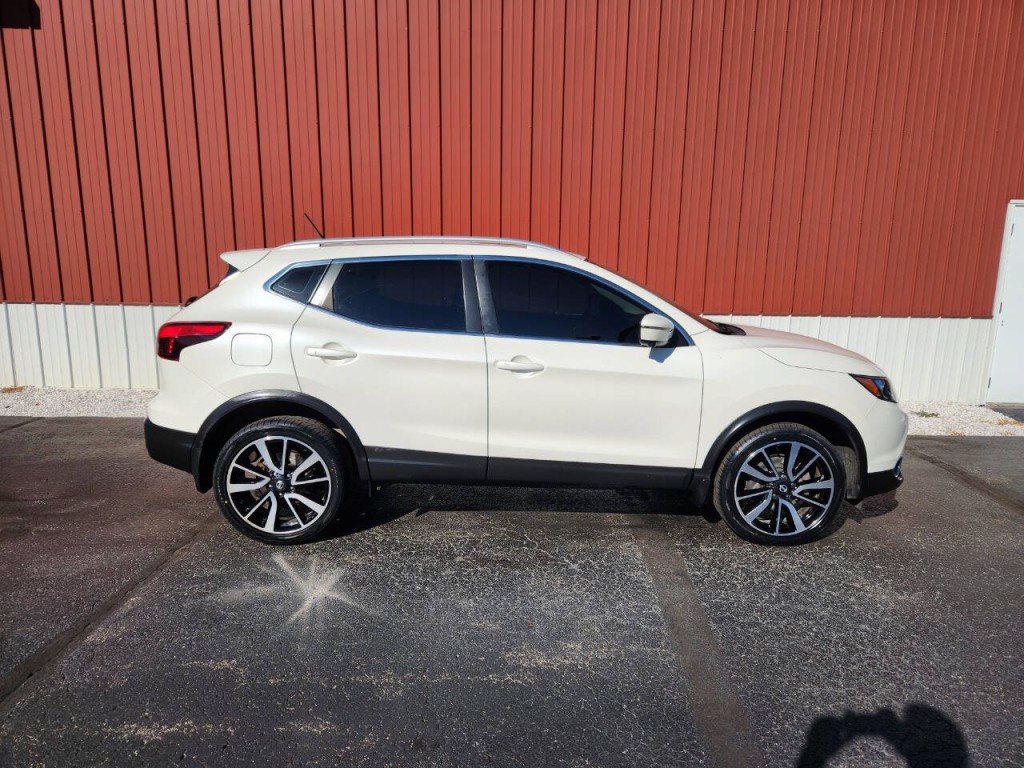 2017 Nissan Rogue Image 8