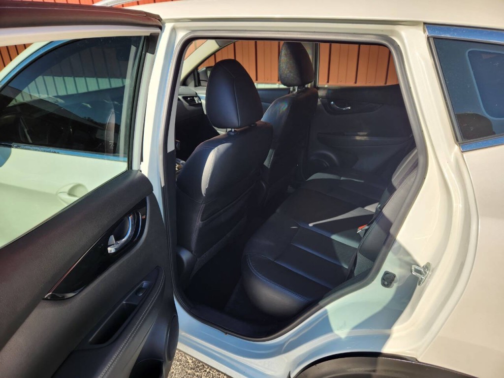 2017 Nissan Rogue Image 15