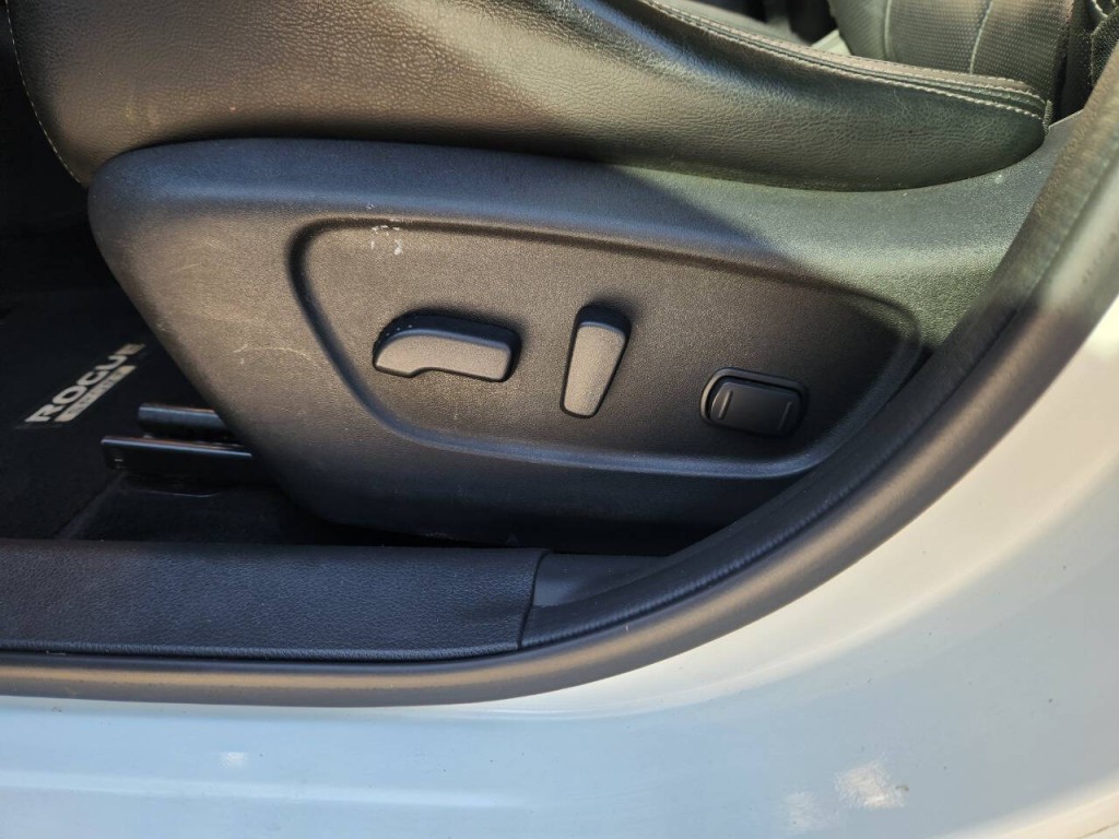 2017 Nissan Rogue Image 16
