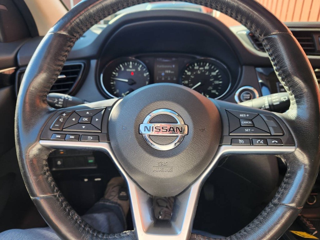 2017 Nissan Rogue Image 18