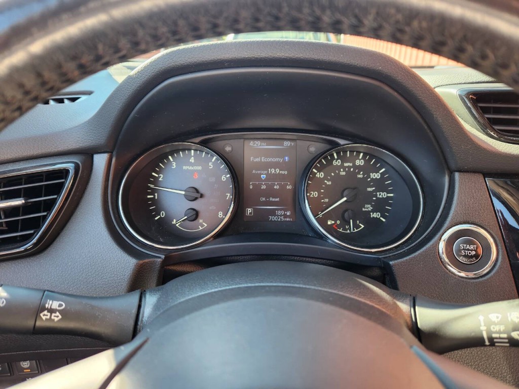 2017 Nissan Rogue Image 19