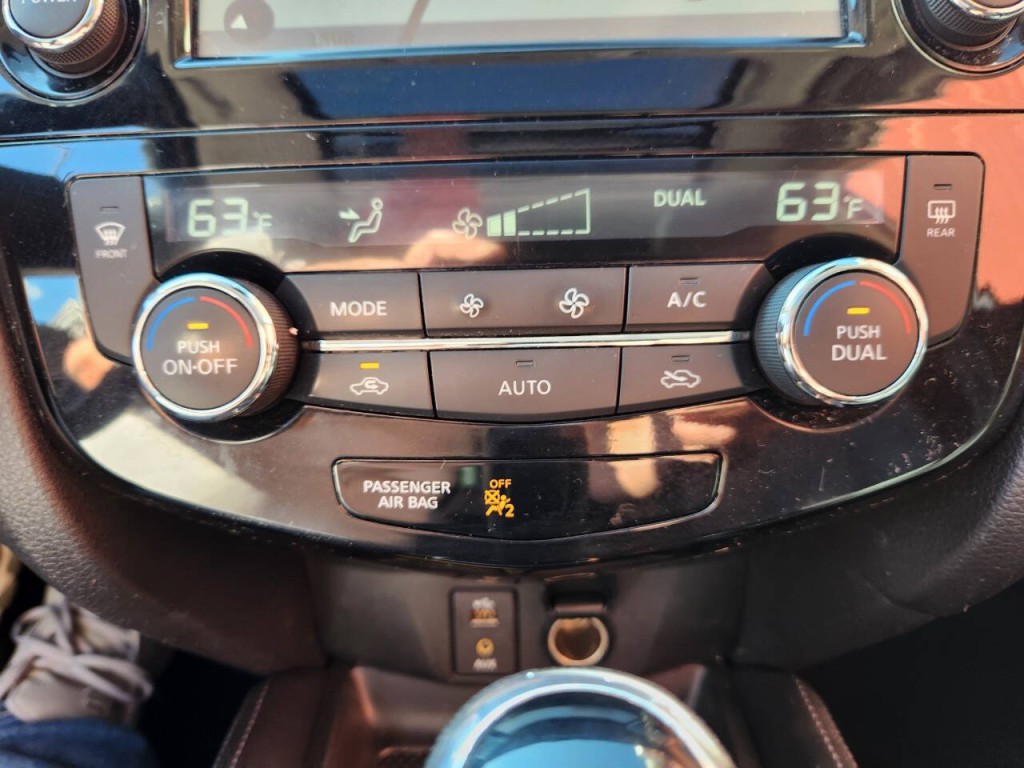 2017 Nissan Rogue Image 23