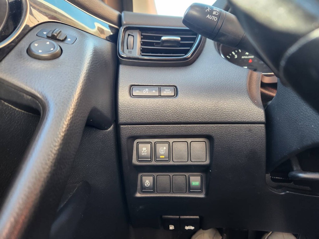 2017 Nissan Rogue Image 24