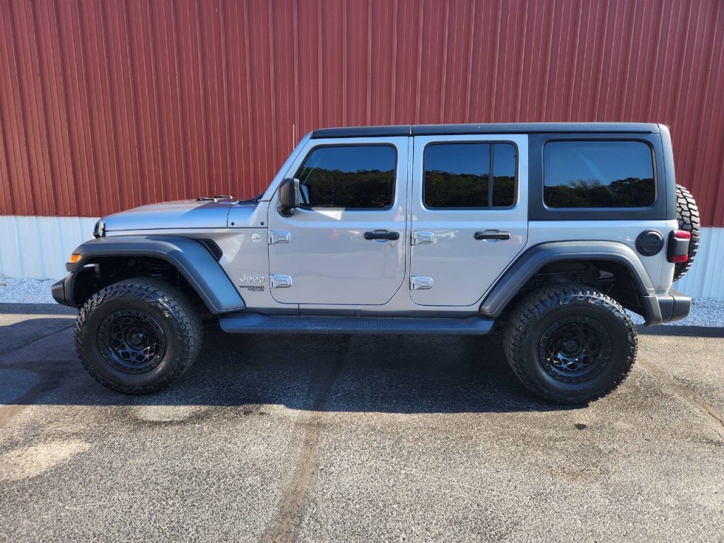 2018 Jeep Wrangler Unlimited Image 2