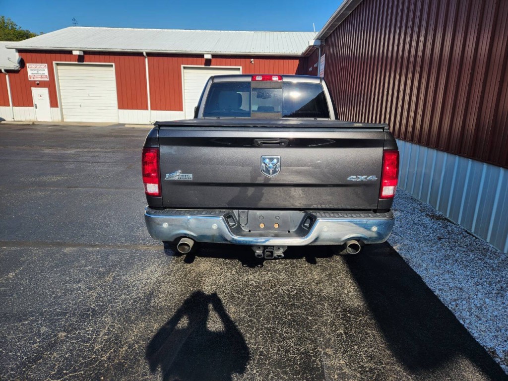 2017 RAM 1500 Image 3