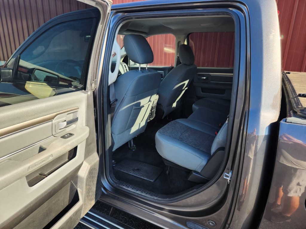 2017 RAM 1500 Image 9