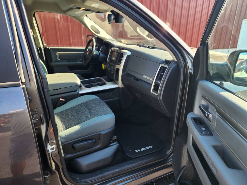 2017 RAM 1500 Image 24