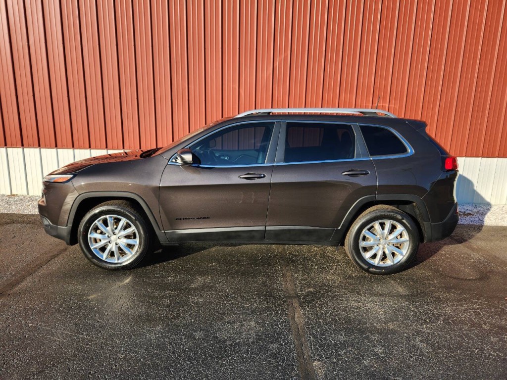2017 Jeep Cherokee Image 2