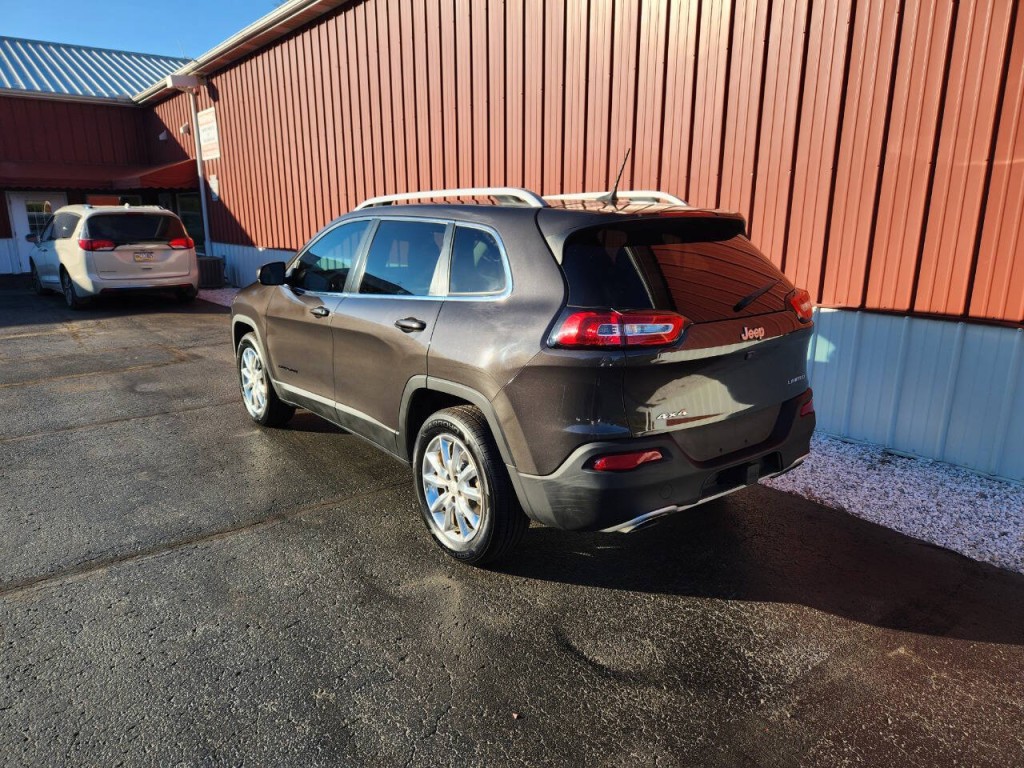 2017 Jeep Cherokee Image 3