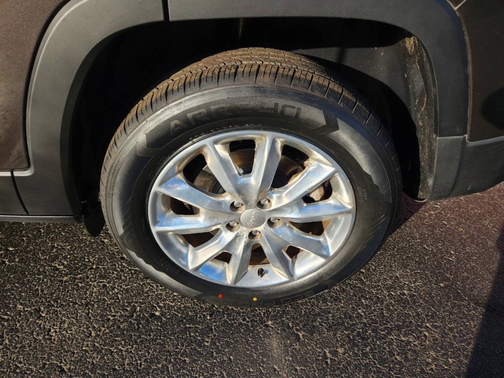 2017 Jeep Cherokee Image 7