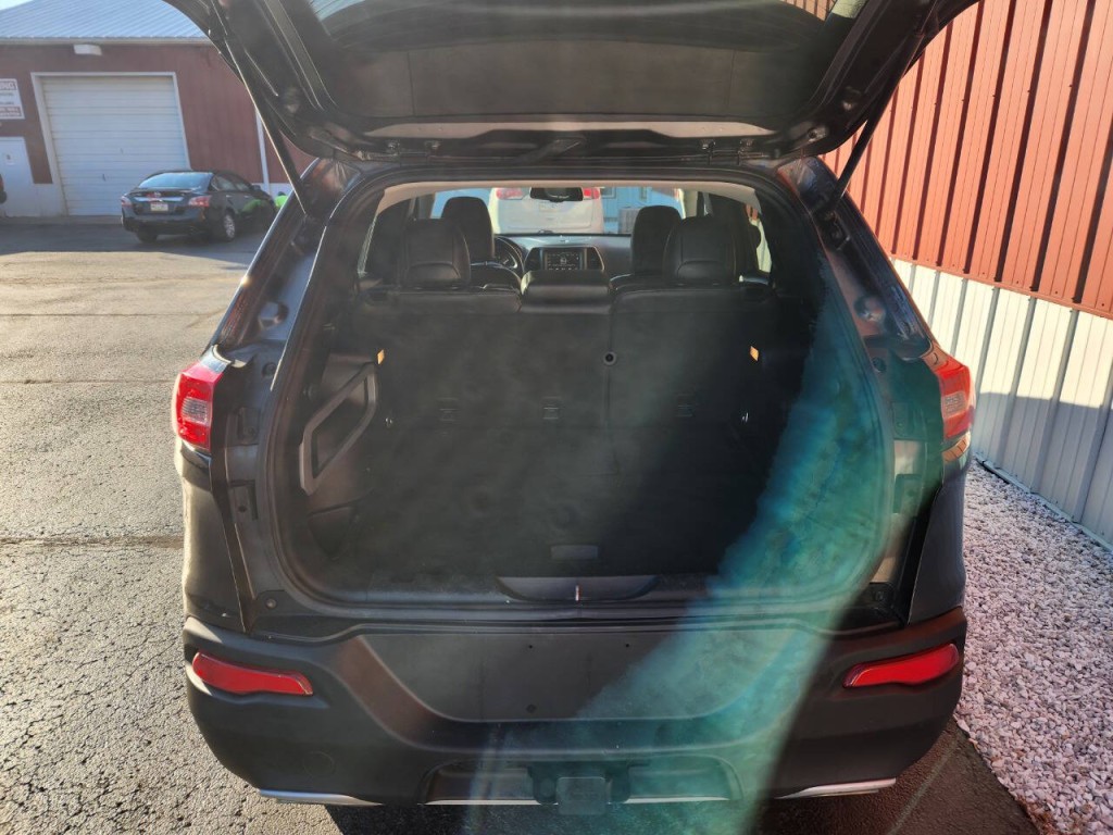 2017 Jeep Cherokee Image 15