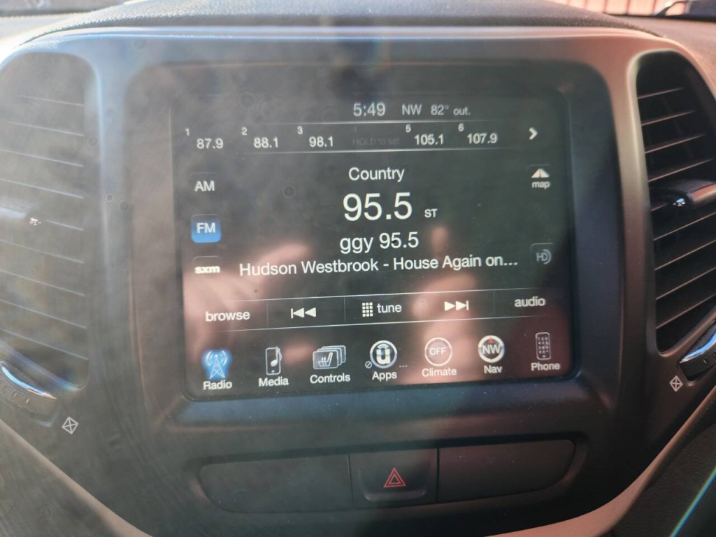 2017 Jeep Cherokee Image 20