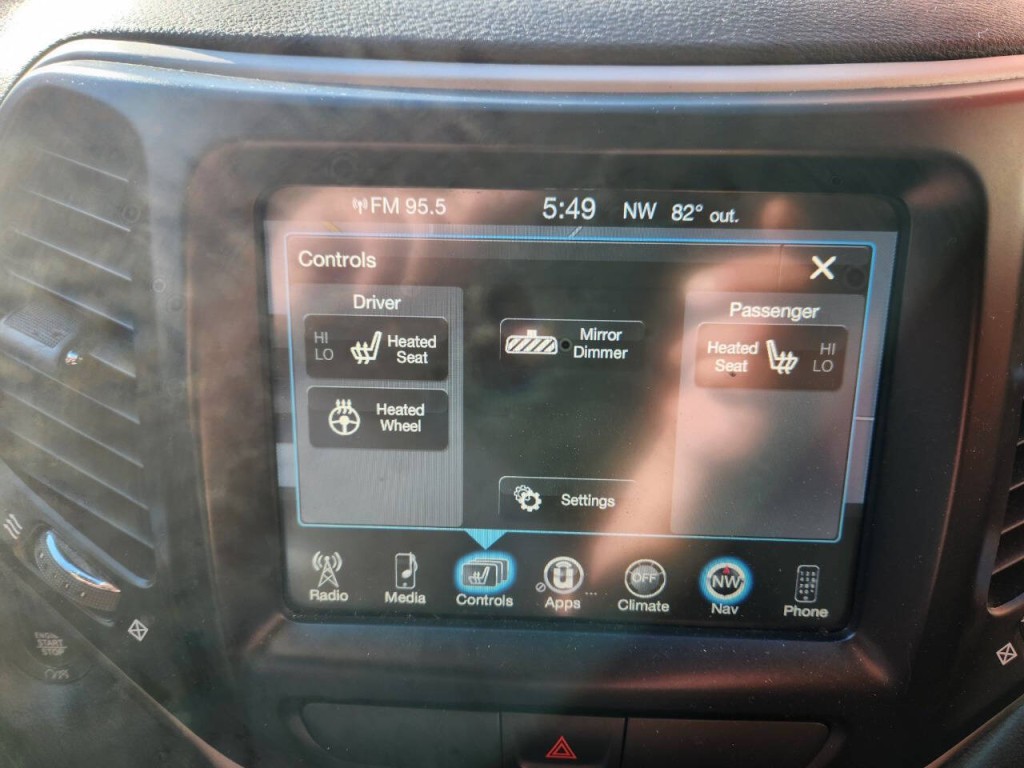 2017 Jeep Cherokee Image 22