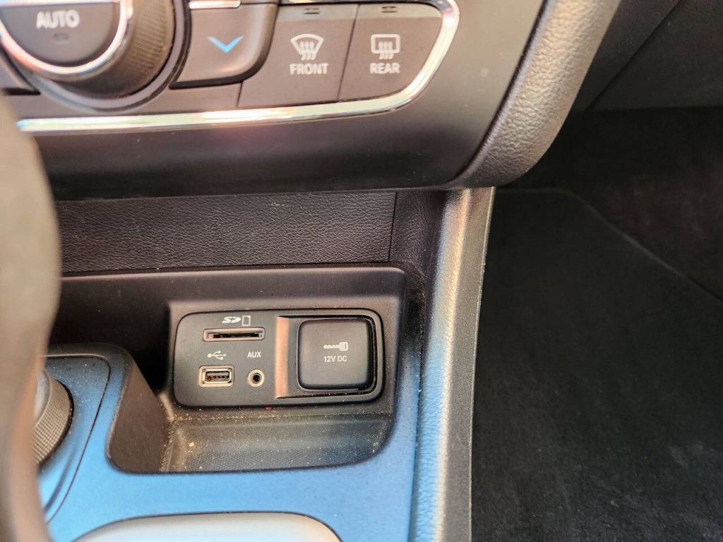 2017 Jeep Cherokee Image 23