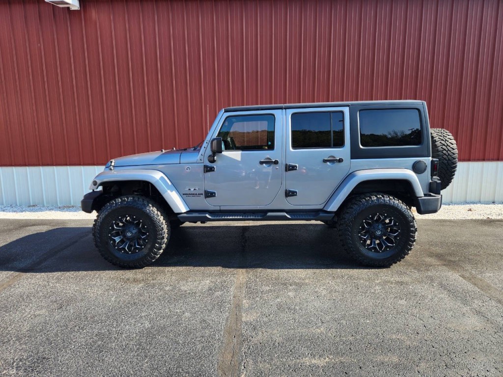 2017 Jeep Wrangler Unlimited Image 2