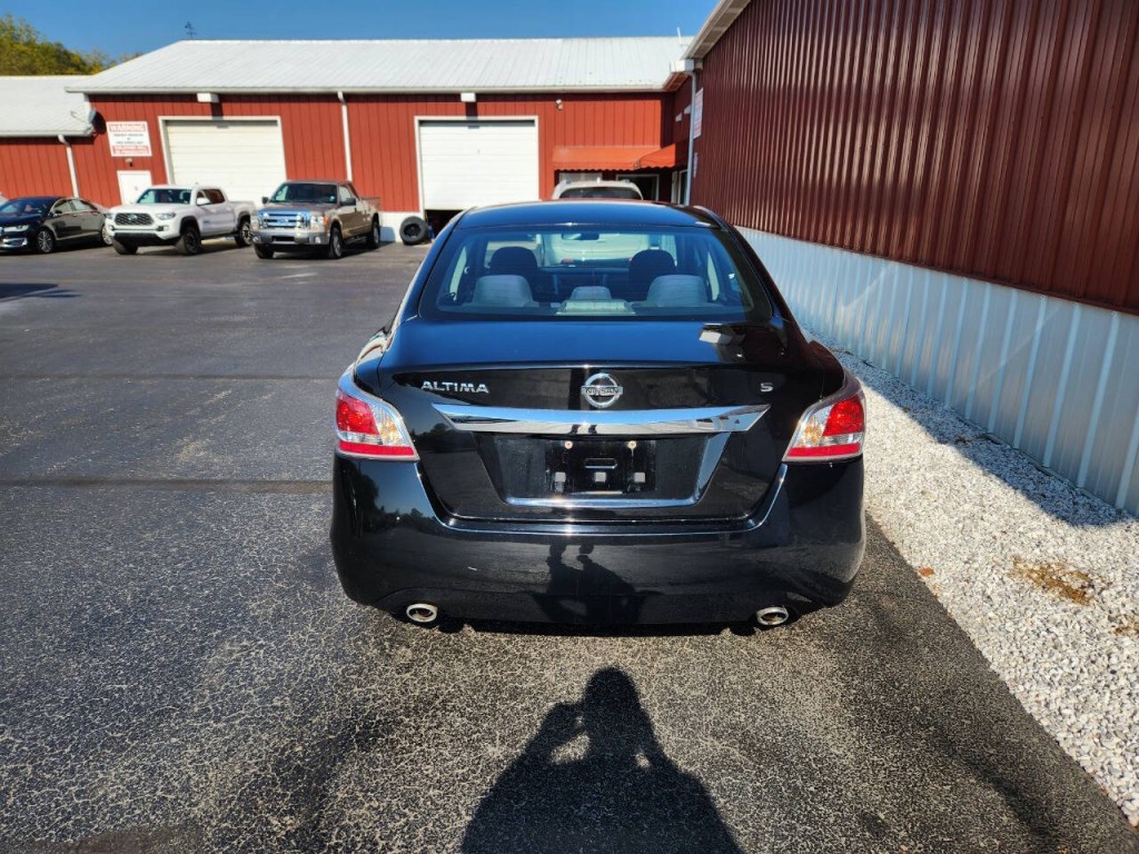 2015 Nissan Altima Image 4
