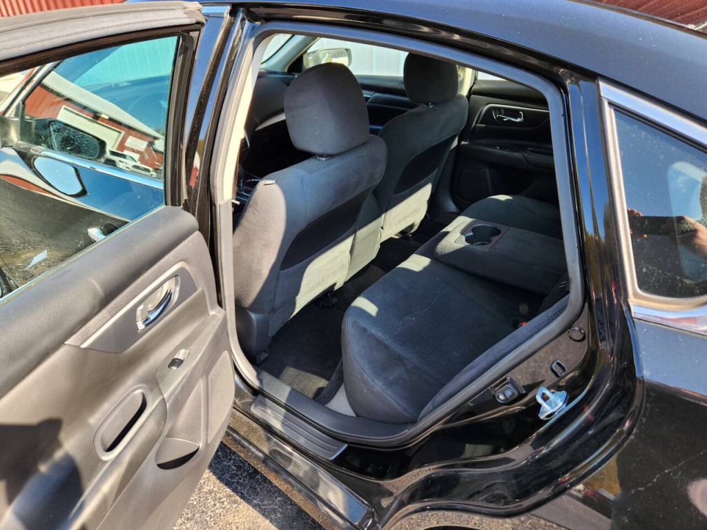 2015 Nissan Altima Image 8