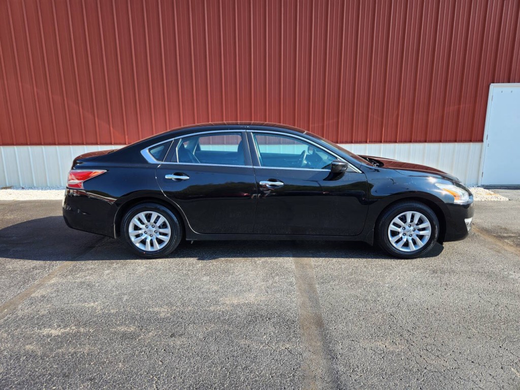 2015 Nissan Altima Image 16