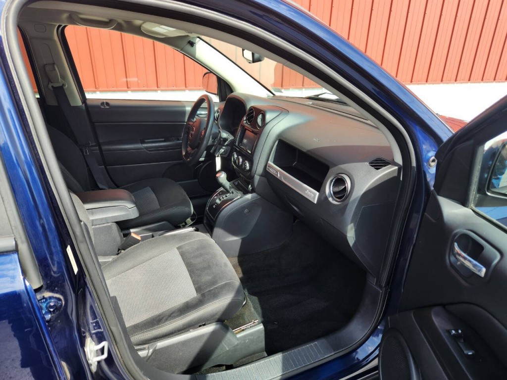2015 Jeep Compass Image 12