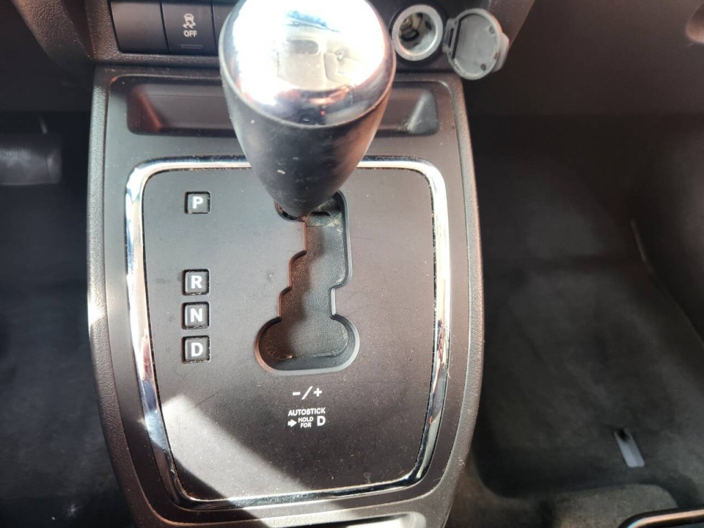 2015 Jeep Compass Image 21