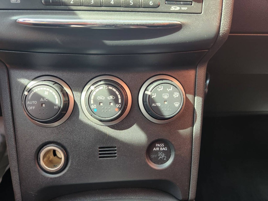 2012 Nissan Rogue Image 16