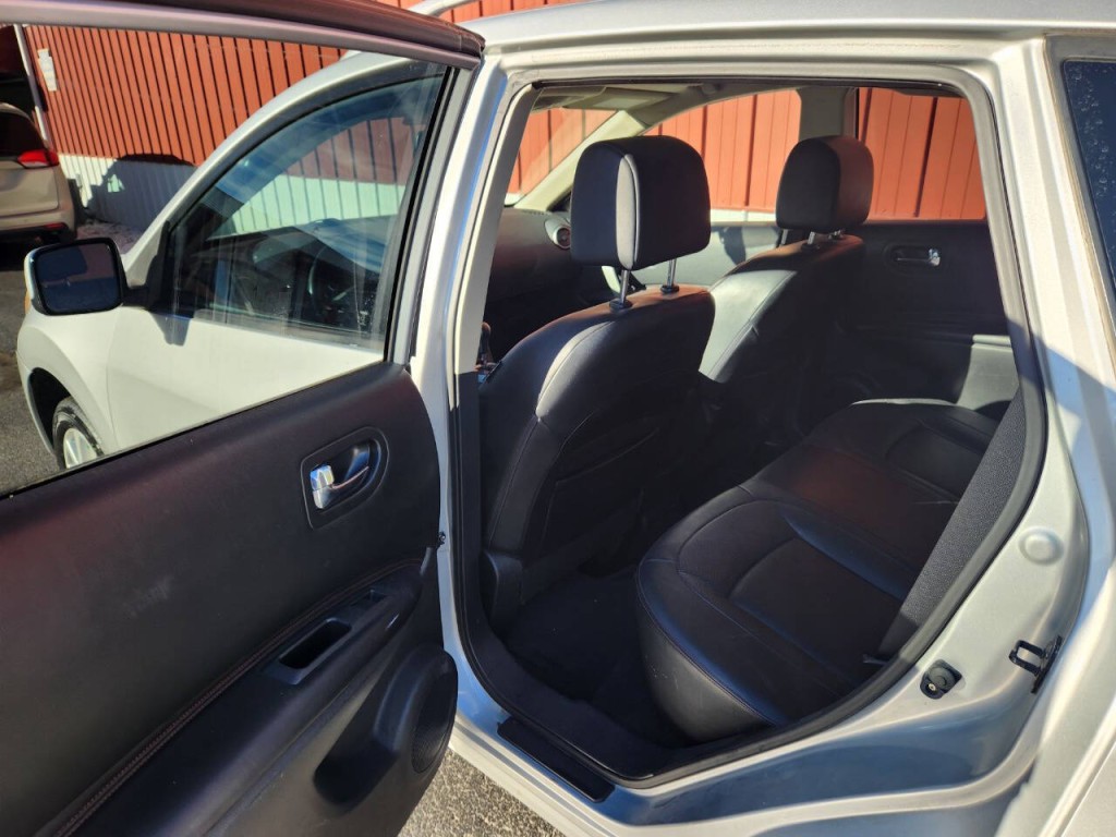 2012 Nissan Rogue Image 16