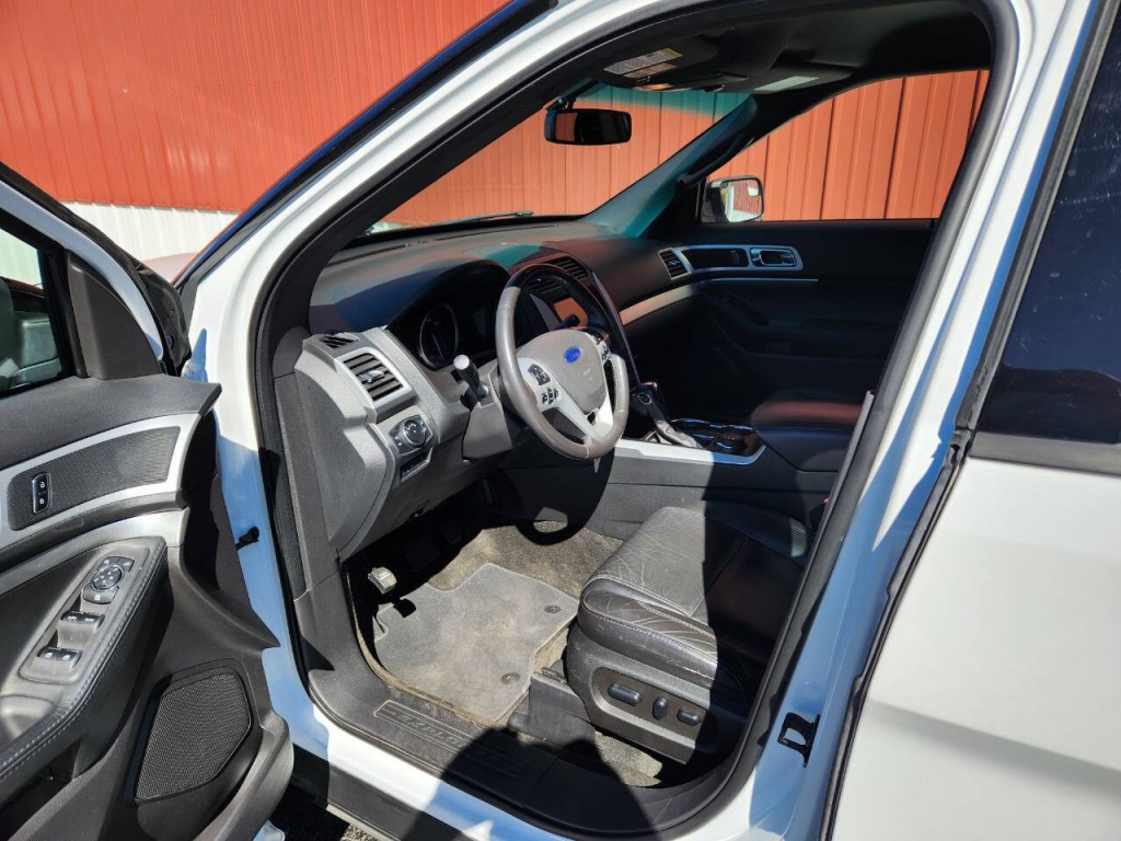 2015 Ford Explorer Image 10