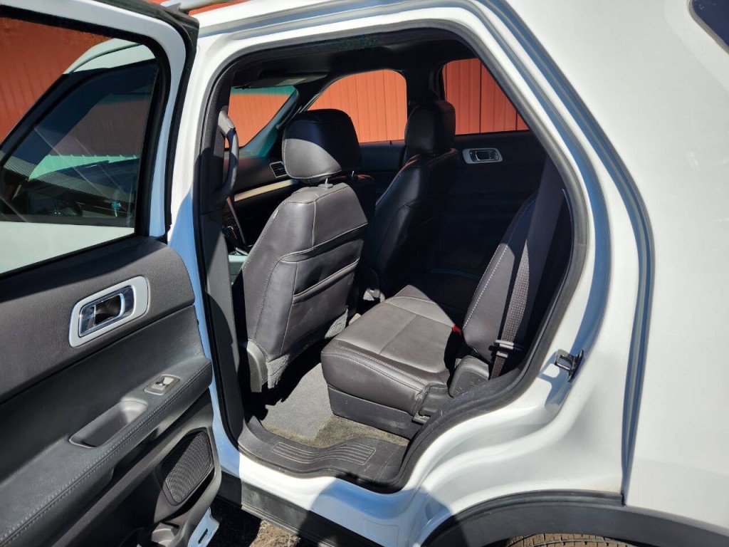 2015 Ford Explorer Image 11