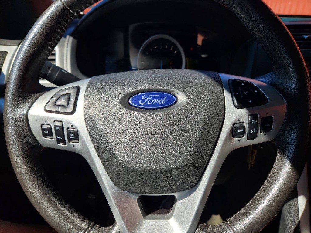 2015 Ford Explorer Image 17