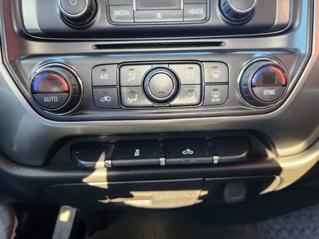 2018 Chevrolet Silverado 1500 Image 18