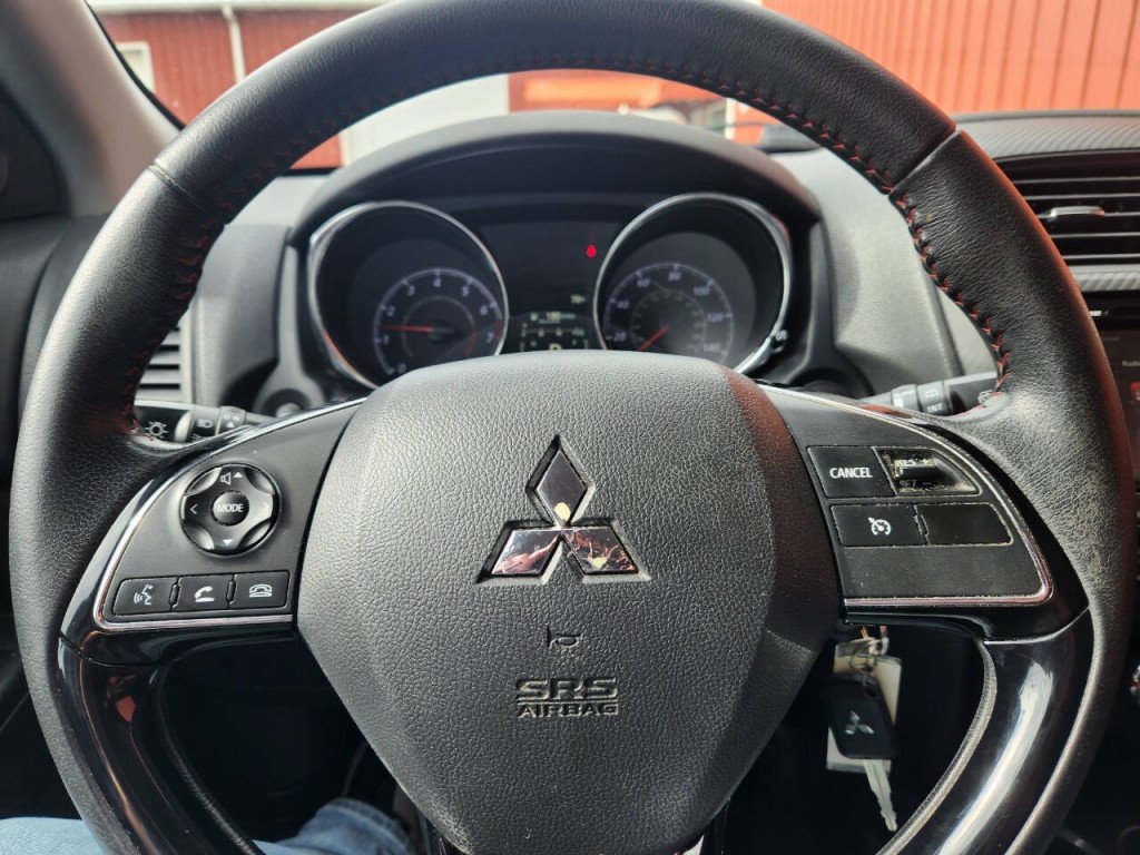 2017 Mitsubishi Outlander Image 15