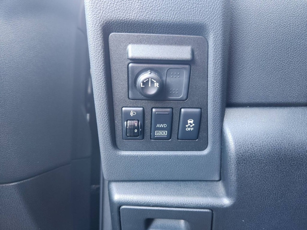 2013 Nissan Rogue Image 25