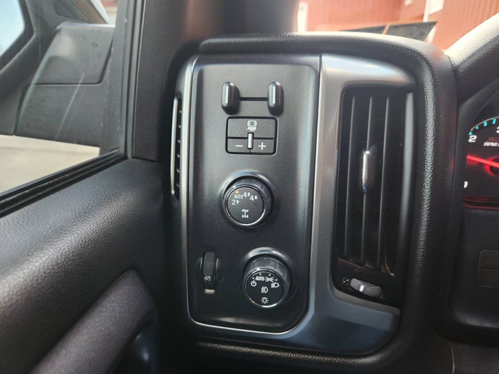 2018 Chevrolet Silverado 1500 Image 17