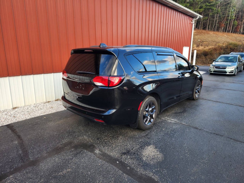 2020 Chrysler Pacifica Image 9