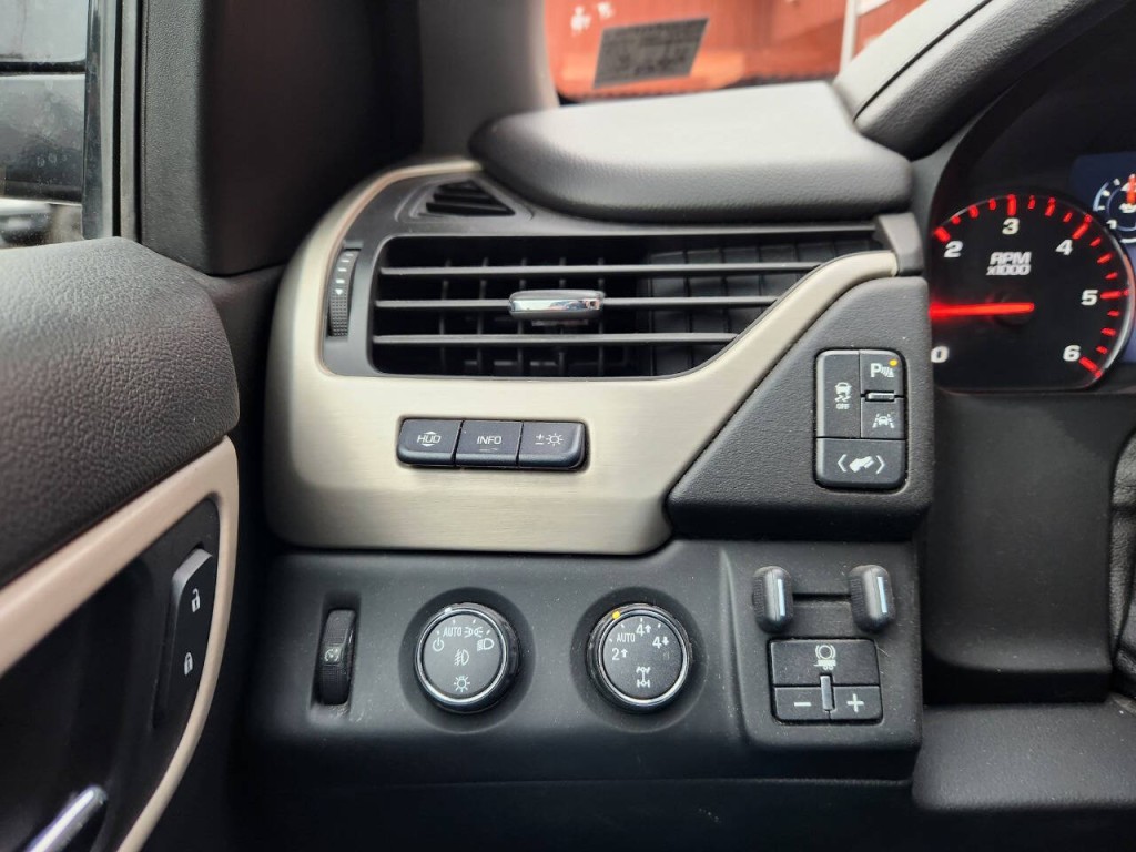 2016 GMC Yukon Image 14