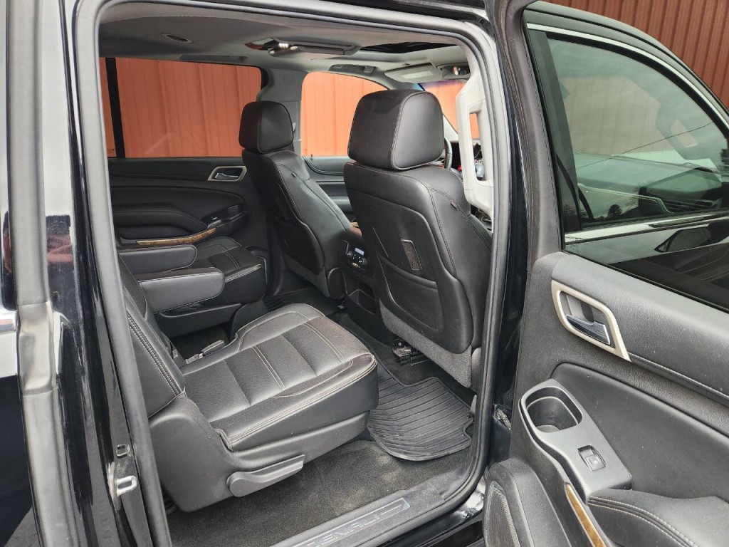 2016 GMC Yukon Image 32