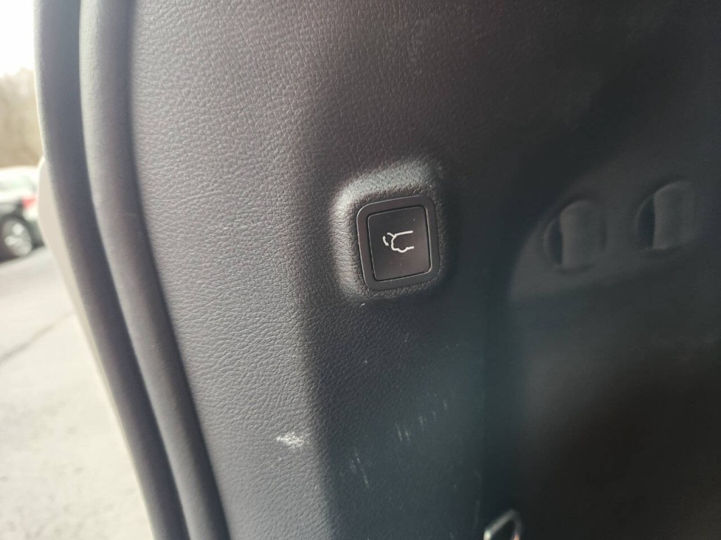 2019 Jeep Cherokee Image 8