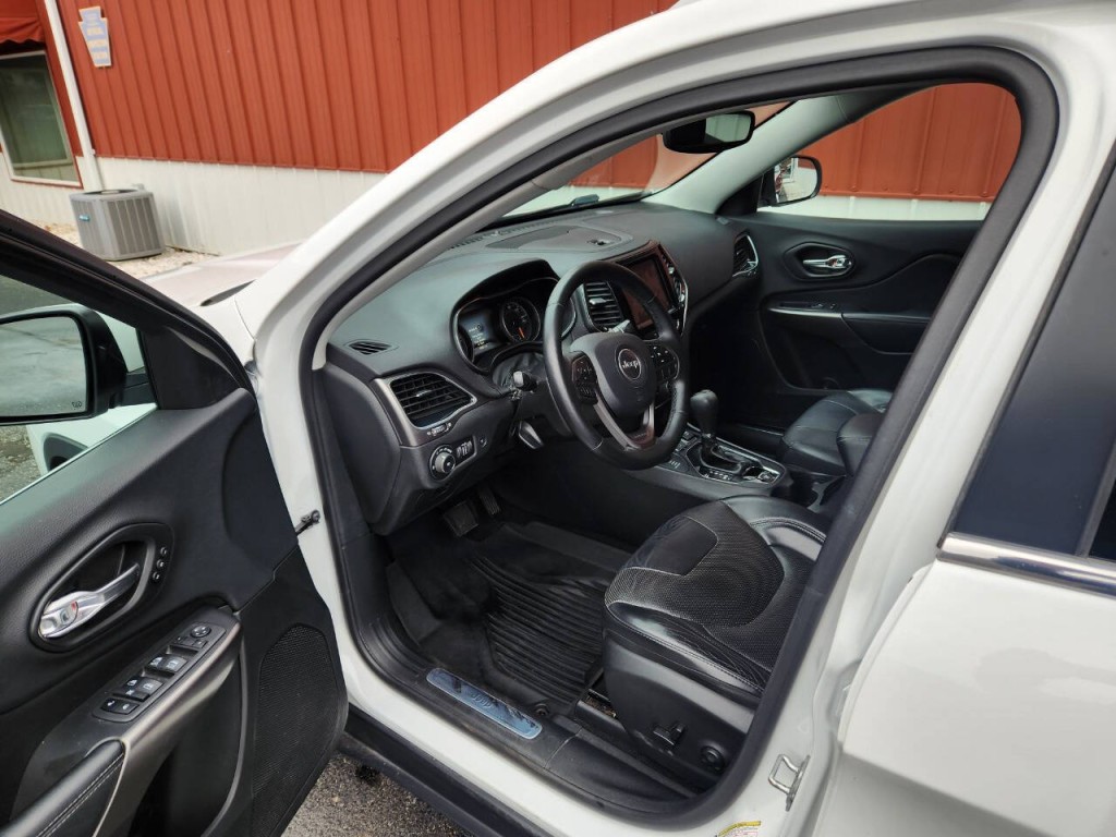 2019 Jeep Cherokee Image 10